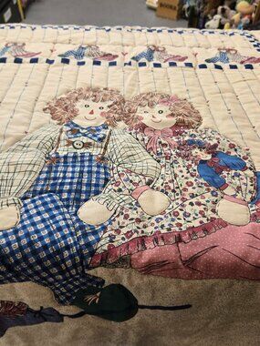 sweet Raggedy Ann & Andy crib or lap sized quilt